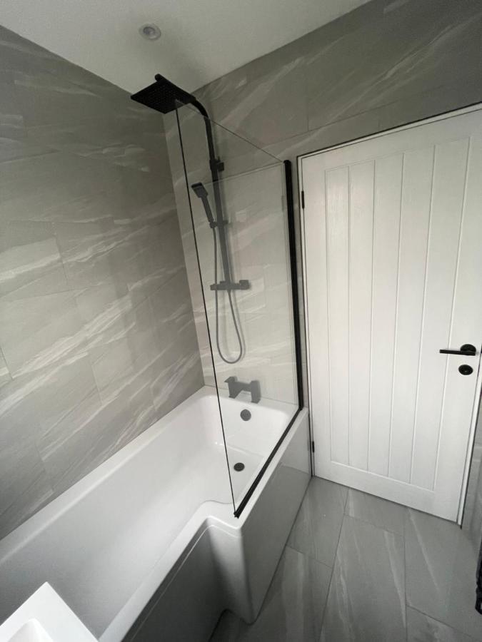 Va Home Stay - Close To Luton Airport, M1 & A505 Eksteriør billede
