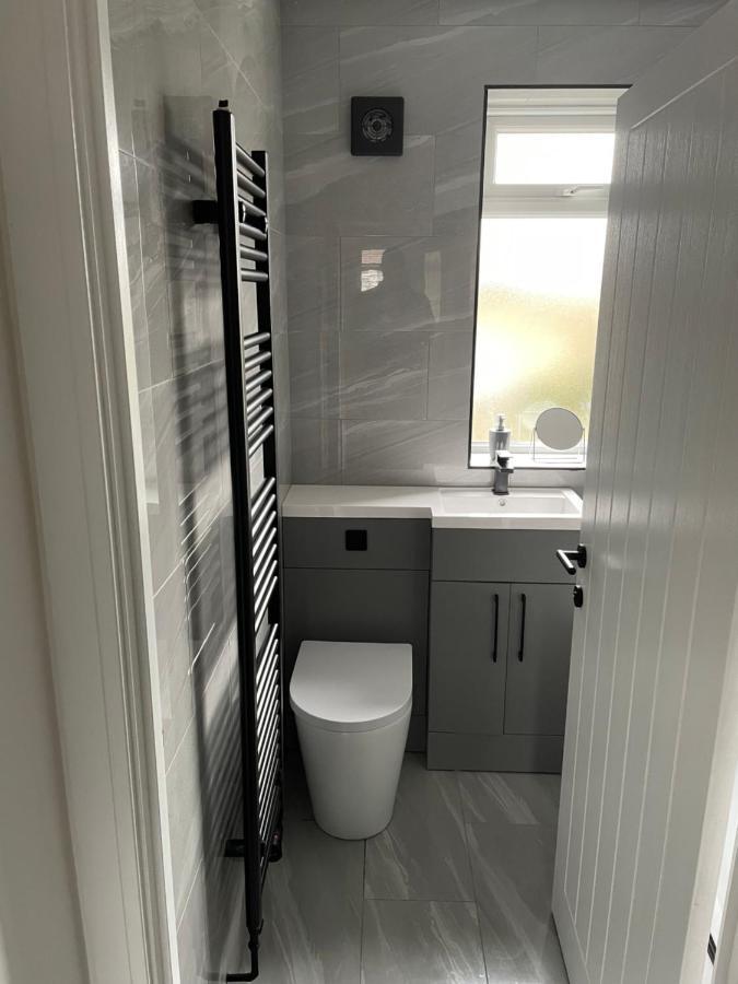 Va Home Stay - Close To Luton Airport, M1 & A505 Eksteriør billede