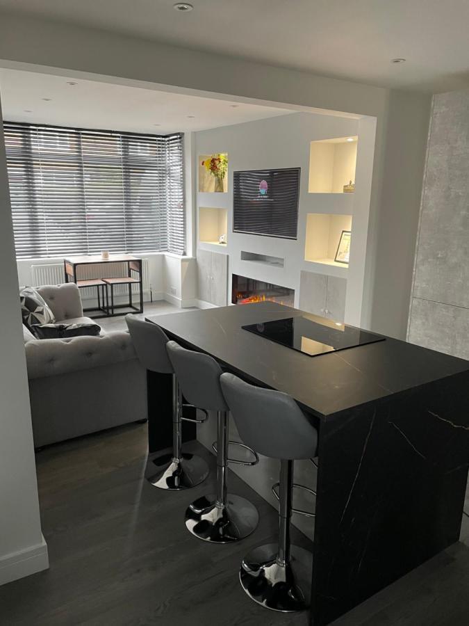 Va Home Stay - Close To Luton Airport, M1 & A505 Eksteriør billede
