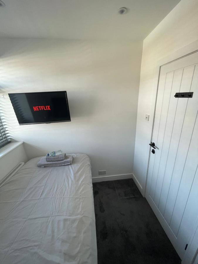 Va Home Stay - Close To Luton Airport, M1 & A505 Eksteriør billede